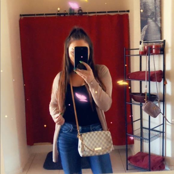 Meet your Posher, Amanda - Picture 8 of 8